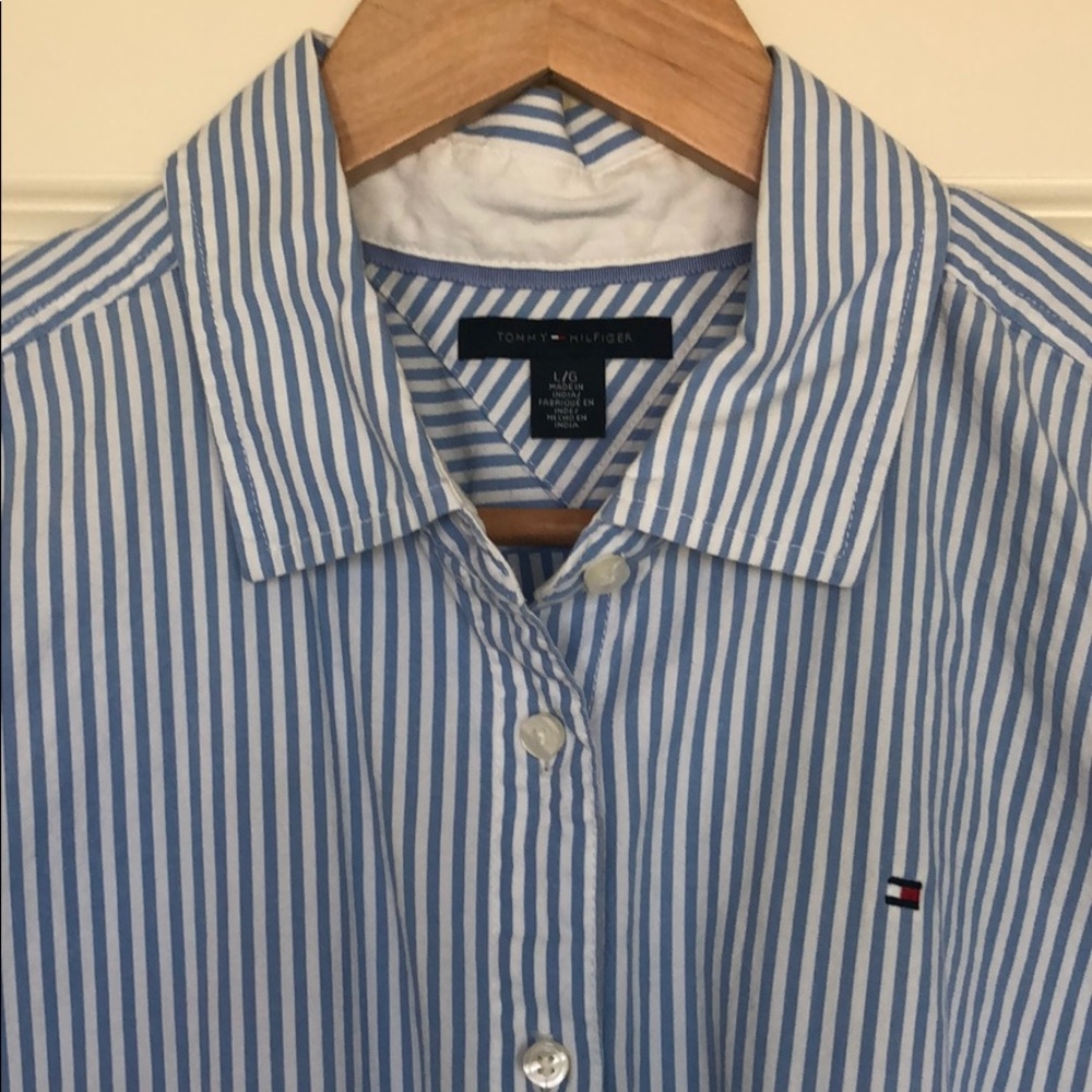 Short sleeve button down